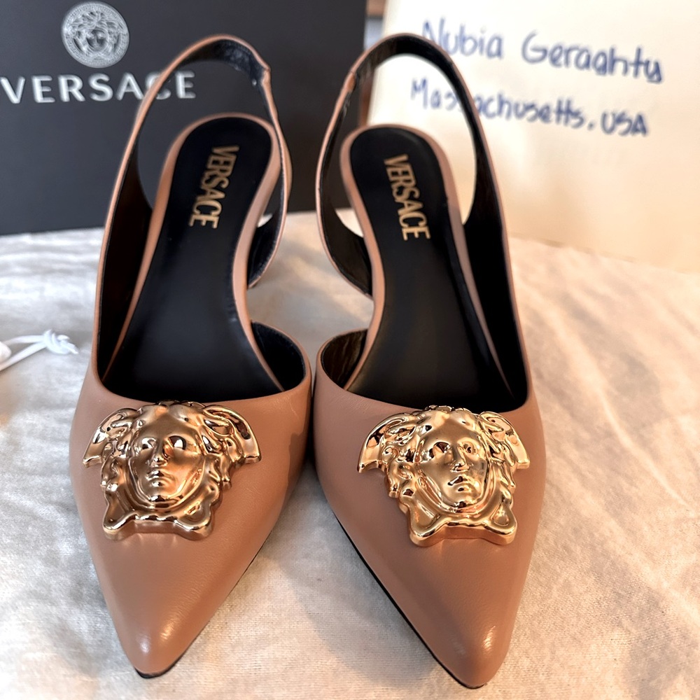 Versace Medusa Slingback shoes
Size 36
New in box